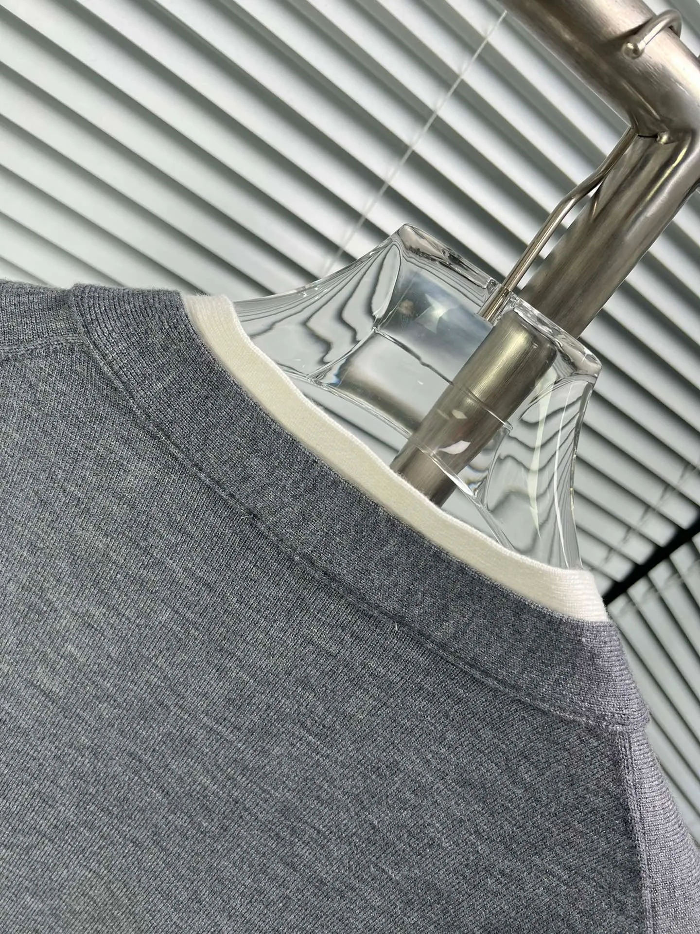 TB 𝐃𝐞𝐭𝐚𝐢𝐥 ： v ， ， ， YI ， ， te ， ， ， ， ：Gray White Blue Sizes：123